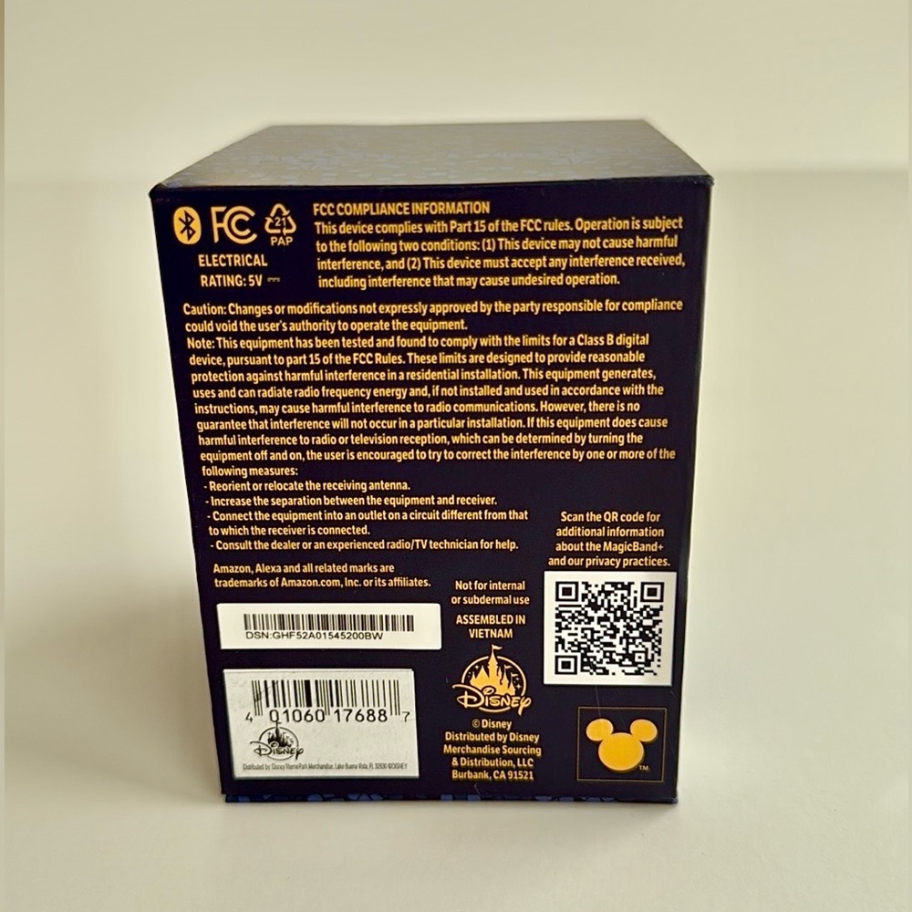 Disney Club 33 MagicBand 2026 Limited Edition - Picture 6 of 8